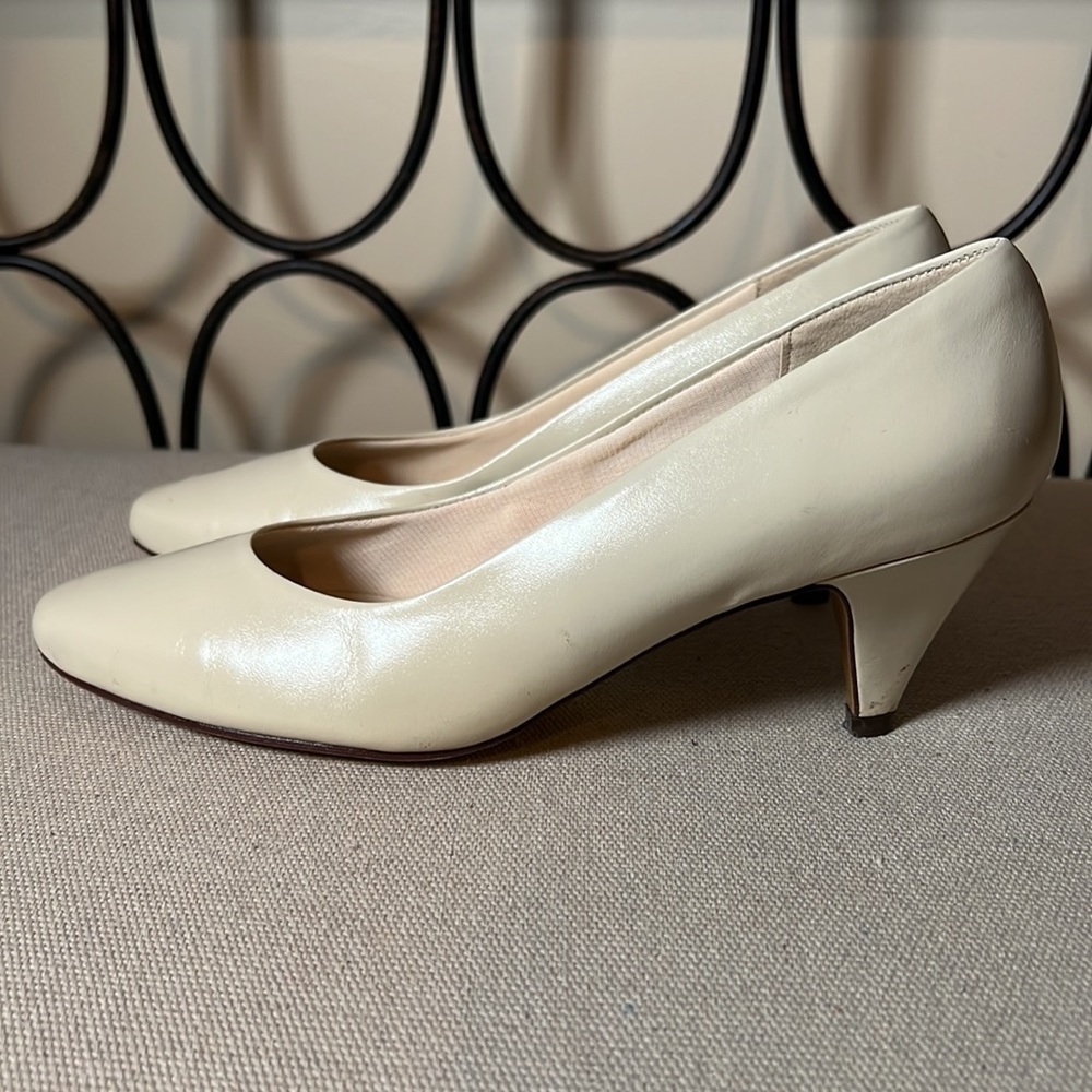 So Soft by 9.2.5 leather cream ivory low heel pumps size 7.5m - Picture 6 of 11
